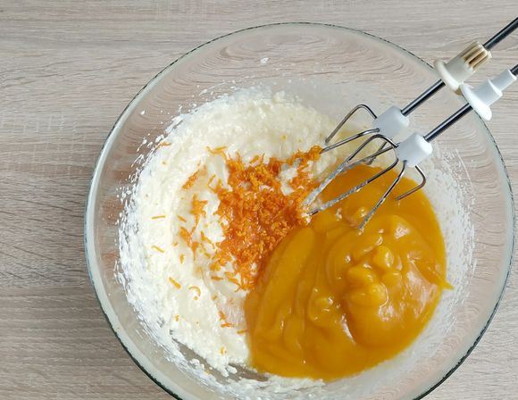 “Ghost” Pumpkin Orange Cupcakes step 8