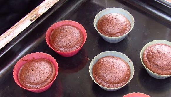 Chocolate Cupcakes with Butter Cream step 8
