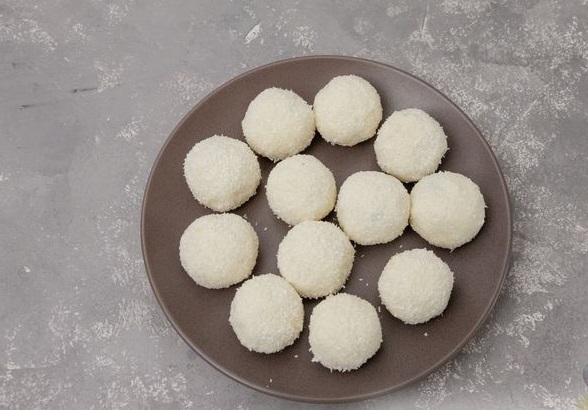 Curd Sweets with Prunes, Nuts, and Coconut step 10