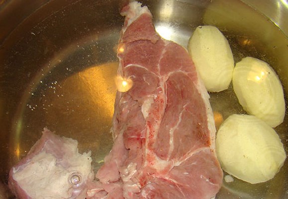 Delicious Red Borscht step 1
