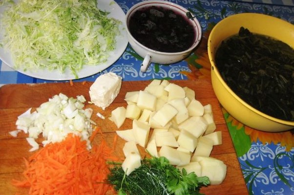 Green Borscht with Cabbage step 2