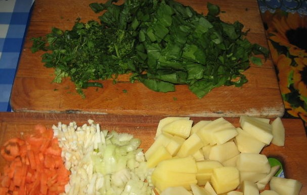 Green Cabbage Borscht with Sorrel and Spinach step 3
