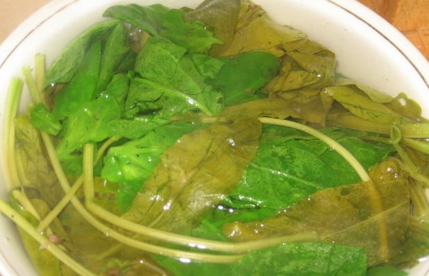 Green Cabbage Borscht with Sorrel and Spinach step 4