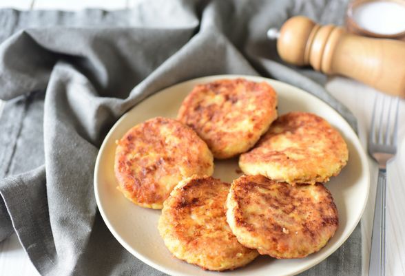 Cottage Cheese Pancakes with Oatmeal, Carrots and Cheese