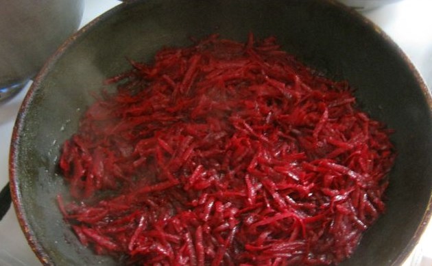 Moscow Borscht with Beets step 3