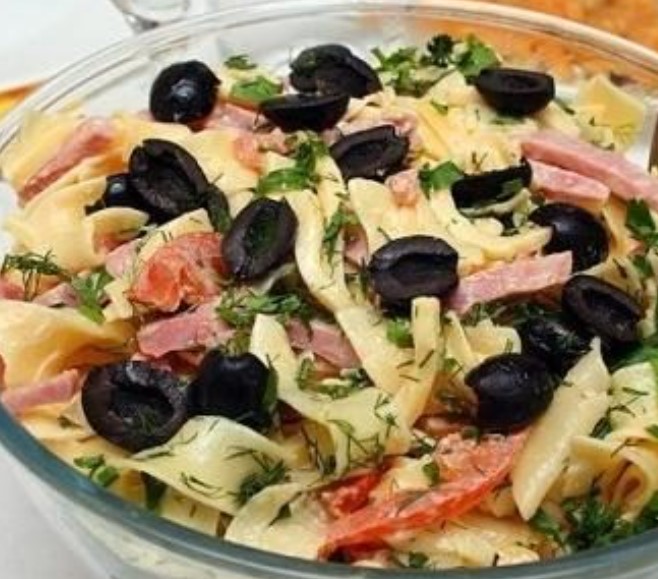 Italian Salad with Cheese and Pasta