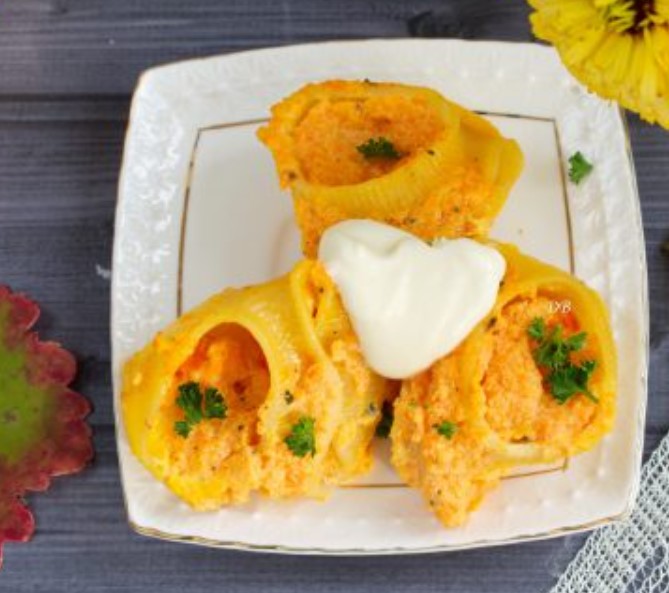 Seashells Baked with Pumpkin and Cheese