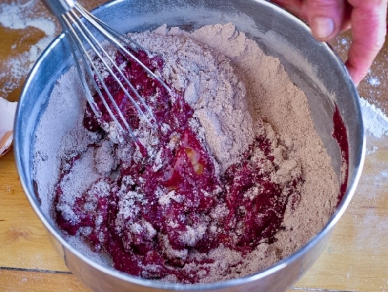 Chocolate Pie with Beets step 6
