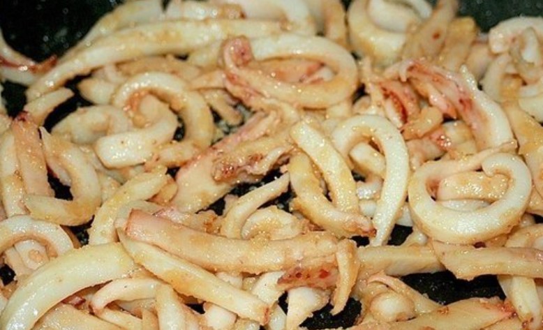 Squid in Sour Cream Sauce step 3
