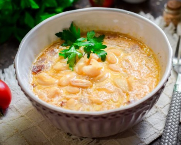 Beans in a Creamy Sauce