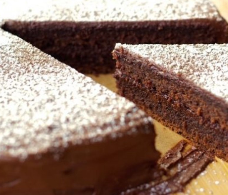 Glazed Chocolate Cake