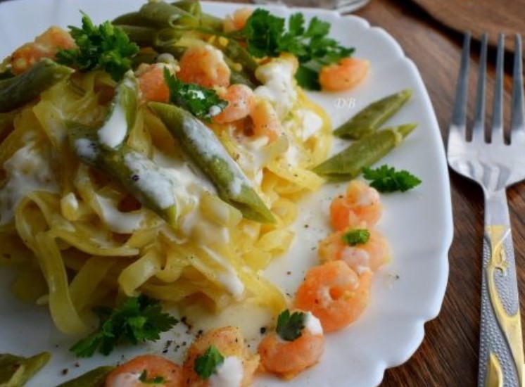 Alfredo Pasta with Green Beans