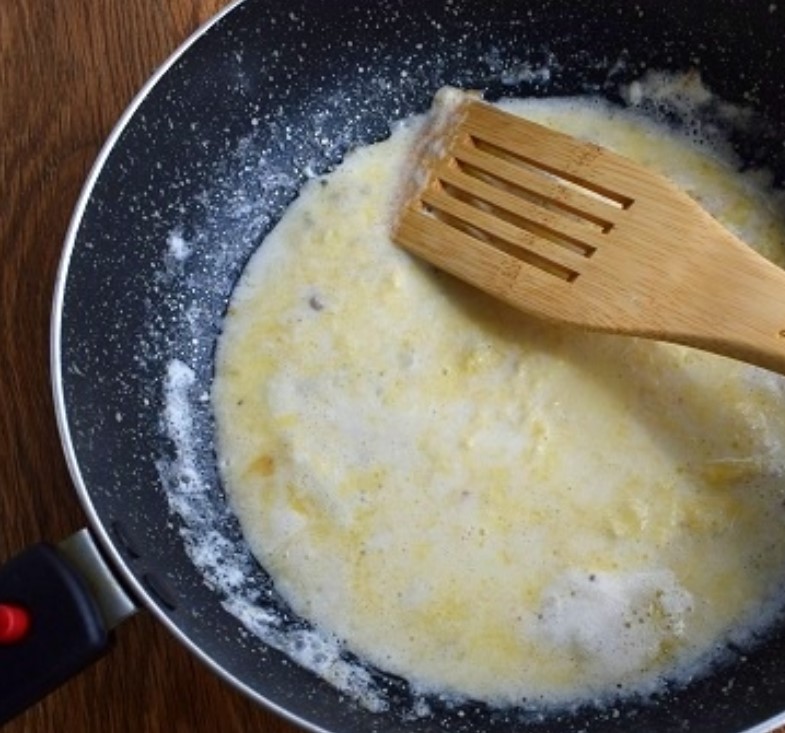 Alfredo Pasta with Green Beans step 4