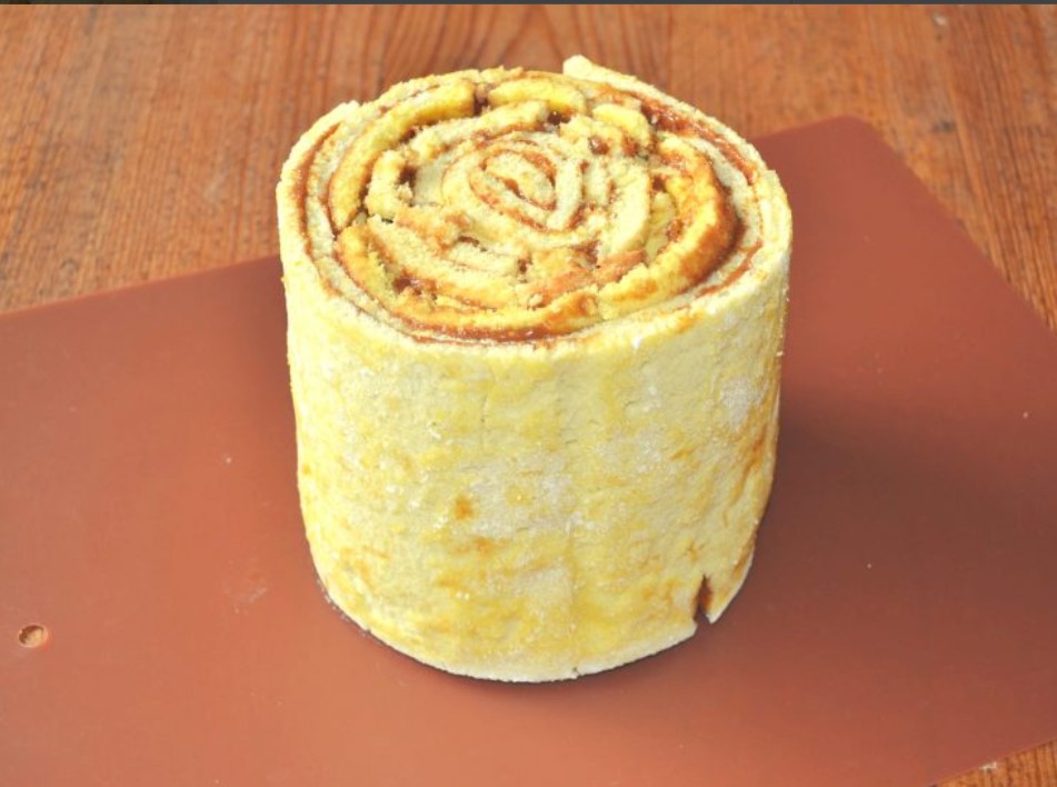 Cake with Vertical Layers step 9