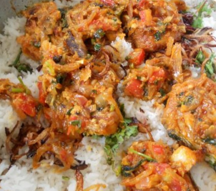 Fish with Spicy Rice and Nuts