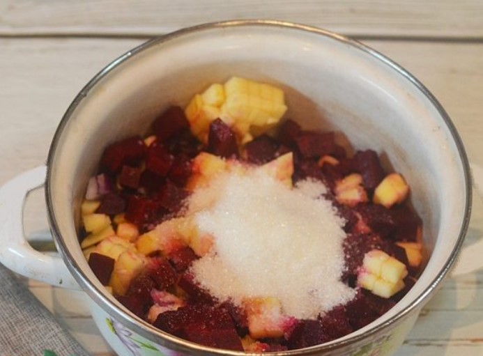 Beet and Apple Chutney step 2