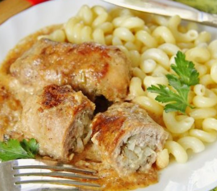 Meat Rolls with Onions