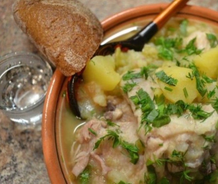 Chicken with Potatoes in a Pot