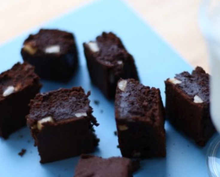 Brownie with Brazil Nuts