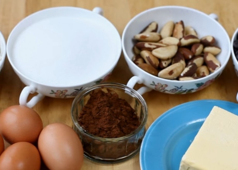 Brownie with Brazil Nuts step 1