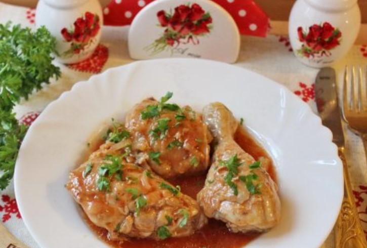 Chicken in Red Sauce