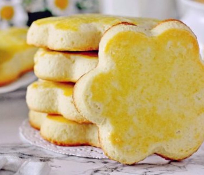 Shortbread Cookies with Milk