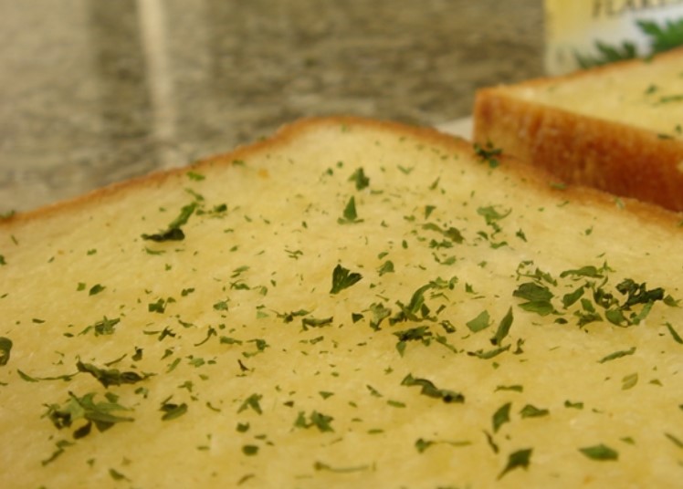 Toast with Cheese and Garlic step 4