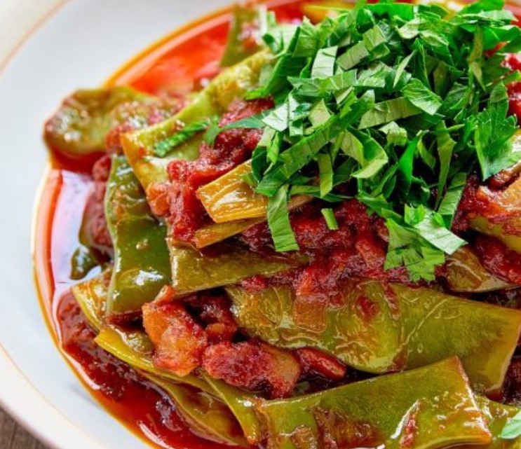 Green Beans Stewed with Tomatoes