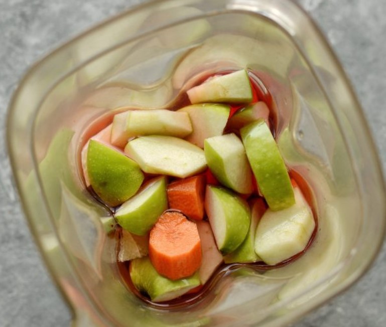 Beet, Carrot and Apple Smoothie step 4