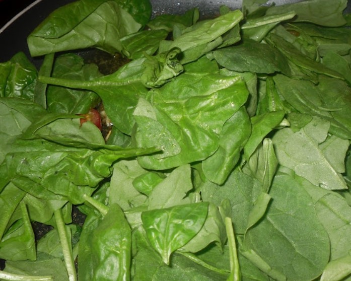 Spaghetti with Spinach and Tomatoes step 2