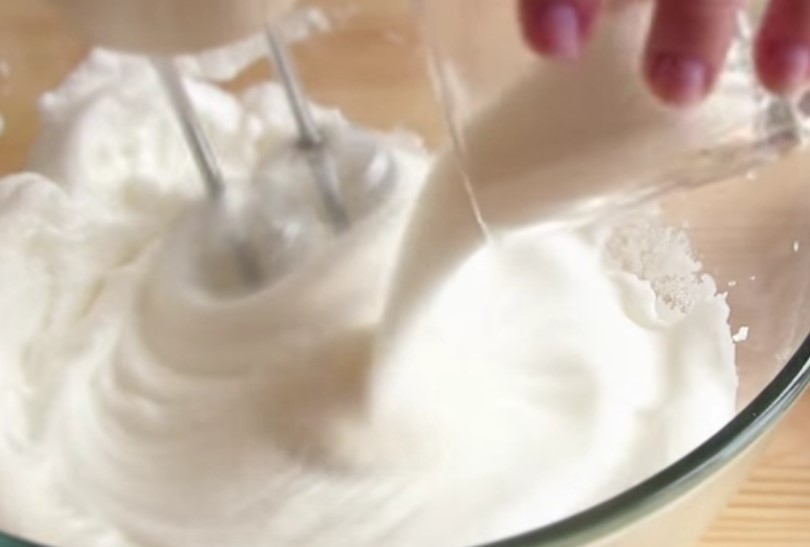 Strawberry Cake step 1