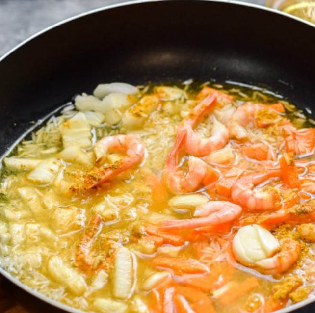 Rice with Curry and Shrimps step 5