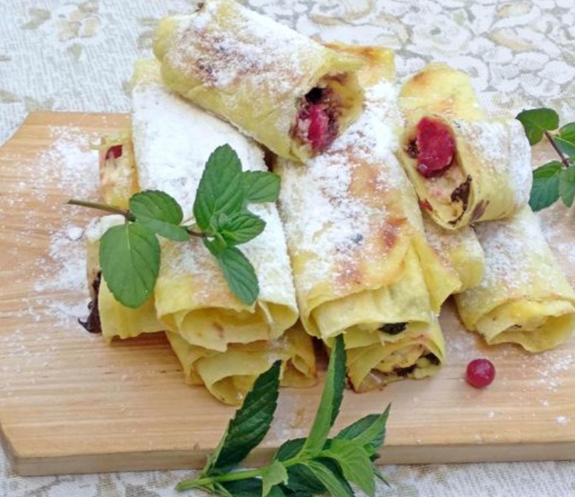 Lavash Rolls with Cottage Cheese, Cranberries and Chocolate (in a Pan)
