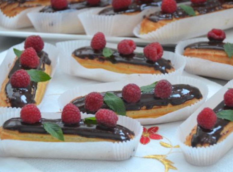 Eclairs with Sour Cream