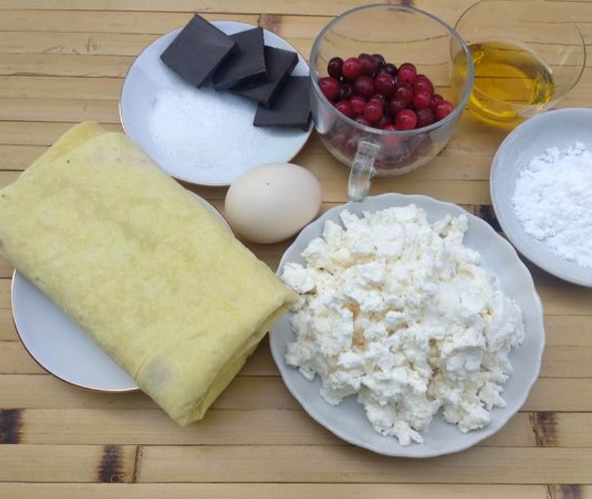 Lavash Rolls with Cottage Cheese, Cranberries and Chocolate (in a Pan) step 1