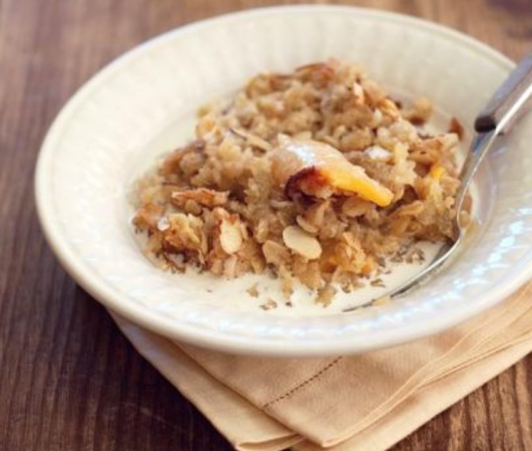 Baked Oatmeal with Fruits and Nuts