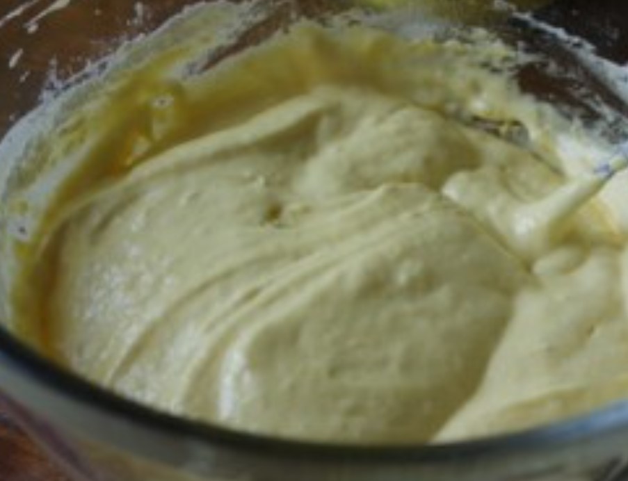 Sponge Cake with Strawberries step 1