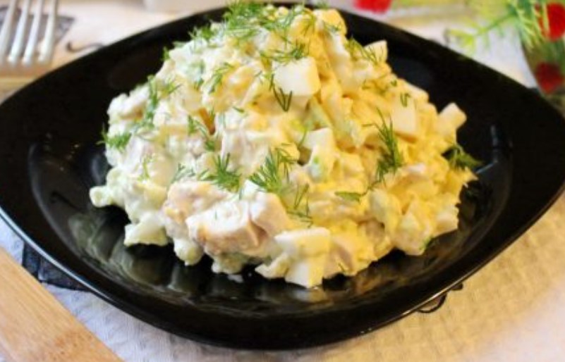 Peking Cabbage, Chicken and Pineapple Salad