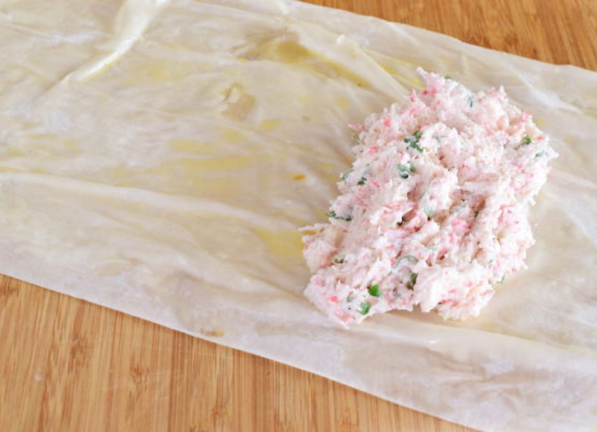 Filo Dough Rolls with Crab Sticks and Cheese step 10