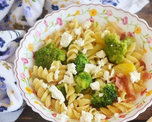 Pasta Salad with Broccoli, Feta and Bacon
