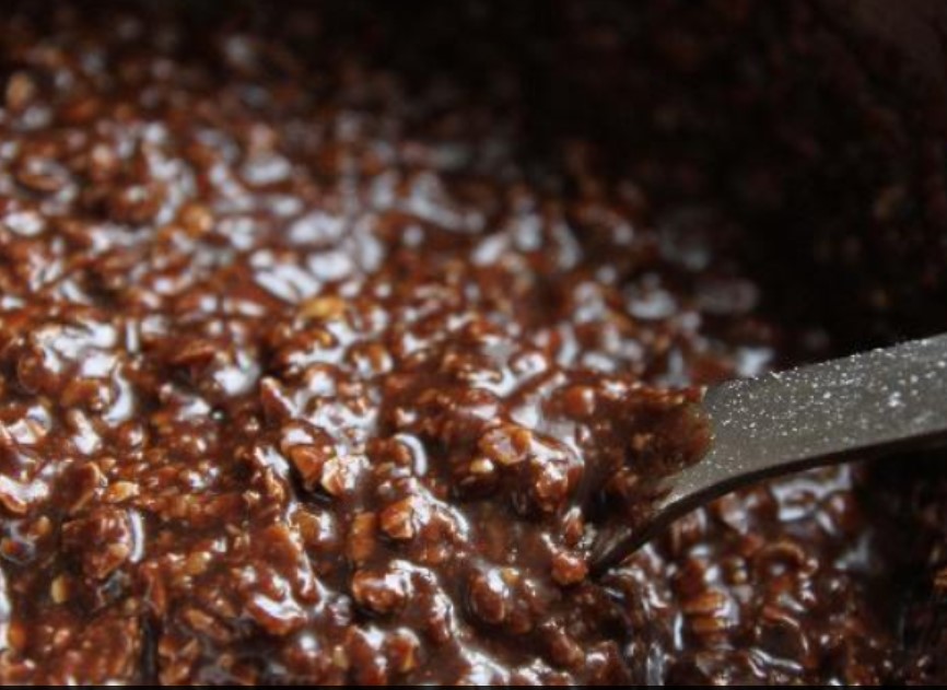 Oatmeal Chocolate Chip Cookie No Bake step 4