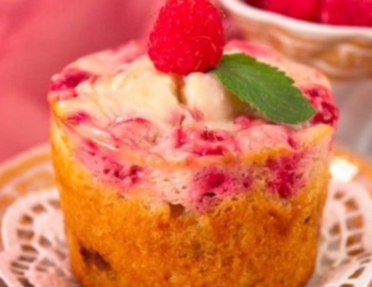 Raspberry Cream Muffins
