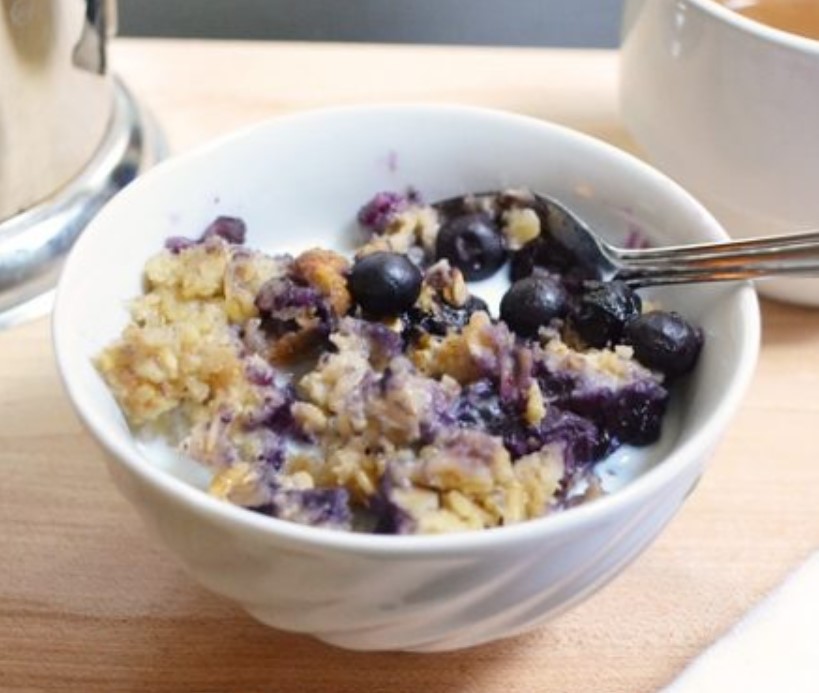 Baked Oatmeal with Blueberries and Banana