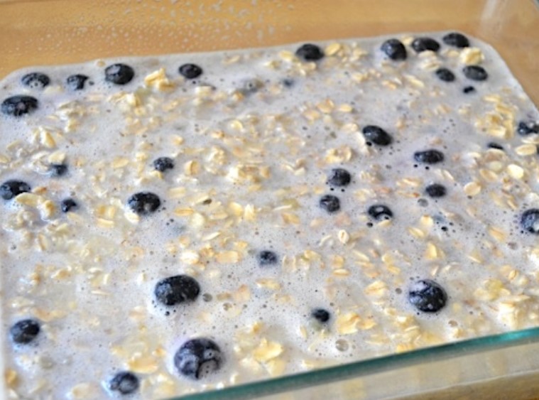 Baked Oatmeal with Blueberries and Banana step 5