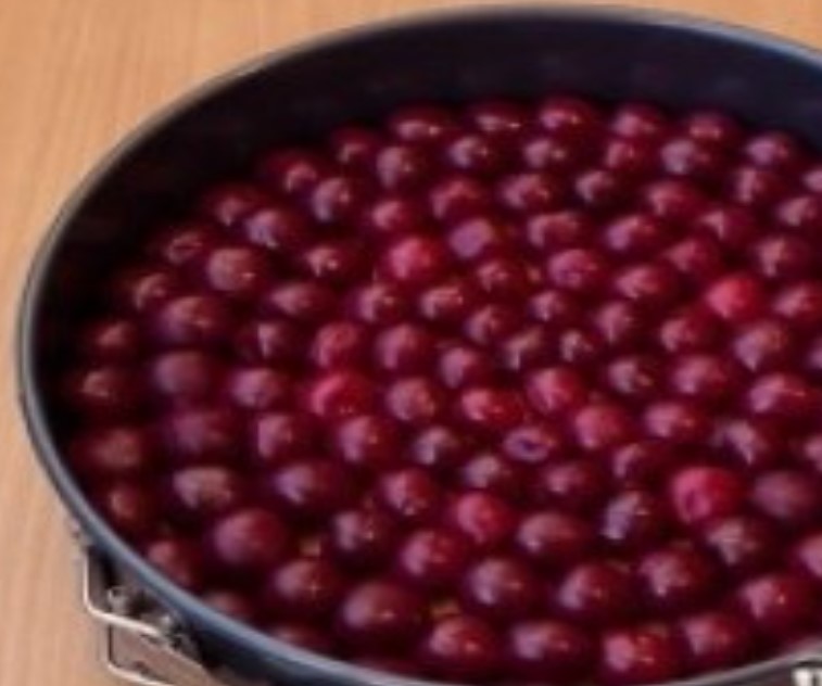 Cherry Mascarpone Cake step 3