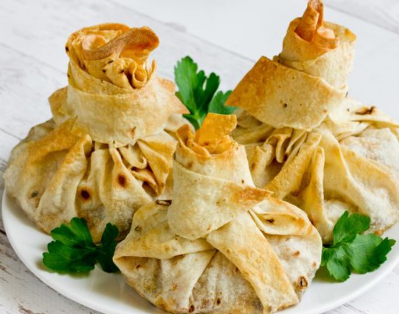 Pita Bread Bags with Cheese, Chicken and Mushrooms