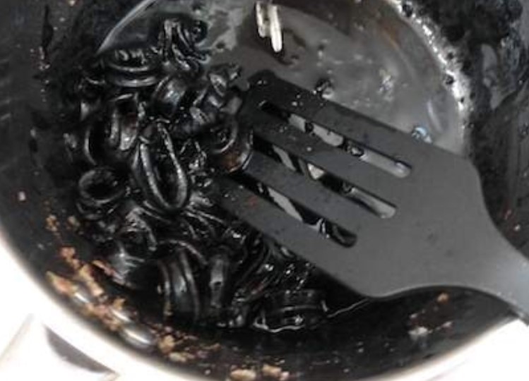 Spaghetti with Cuttlefish Ink step 6