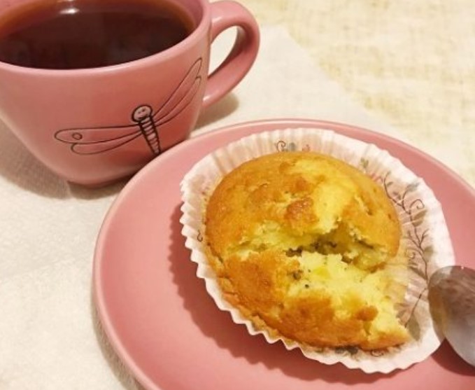 Lemon-Mint Muffins with Sour Cream