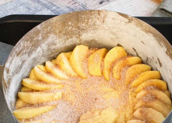 Flavored Cinnamon Apple Pie step 7
