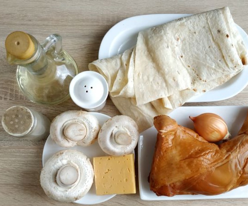 Pita Bread Bags with Cheese, Chicken and Mushrooms step 1
